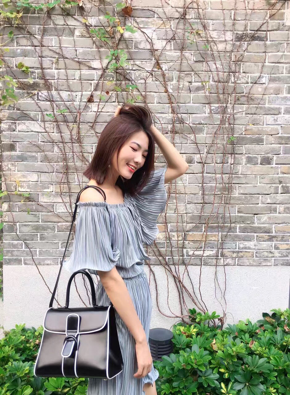 델보 브리앙 복스 토트백 미듐